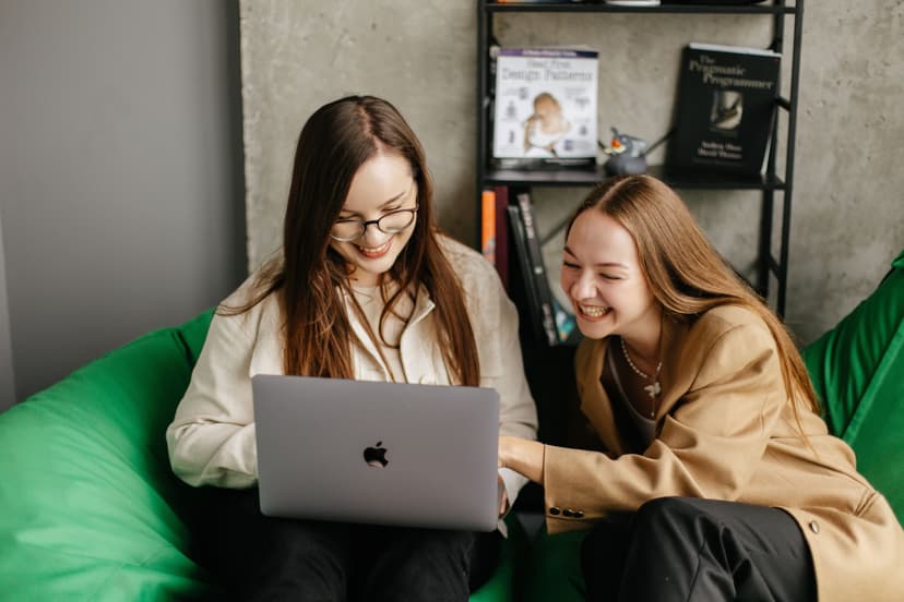Командна робота в офісі CodeGeeks